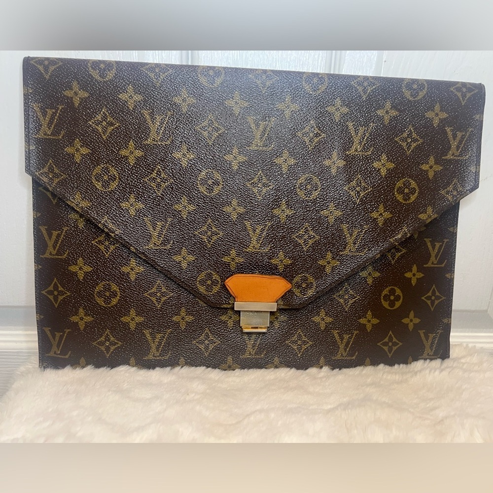 Louis Vuitton Monogram Clutch - Brown